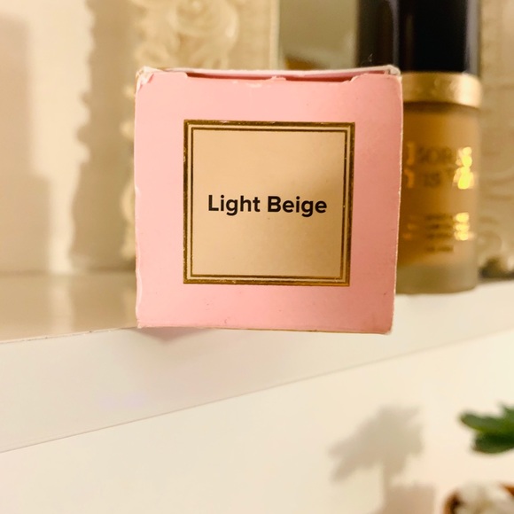 Too Faced Born This Way foundation - Picture 2 of 2